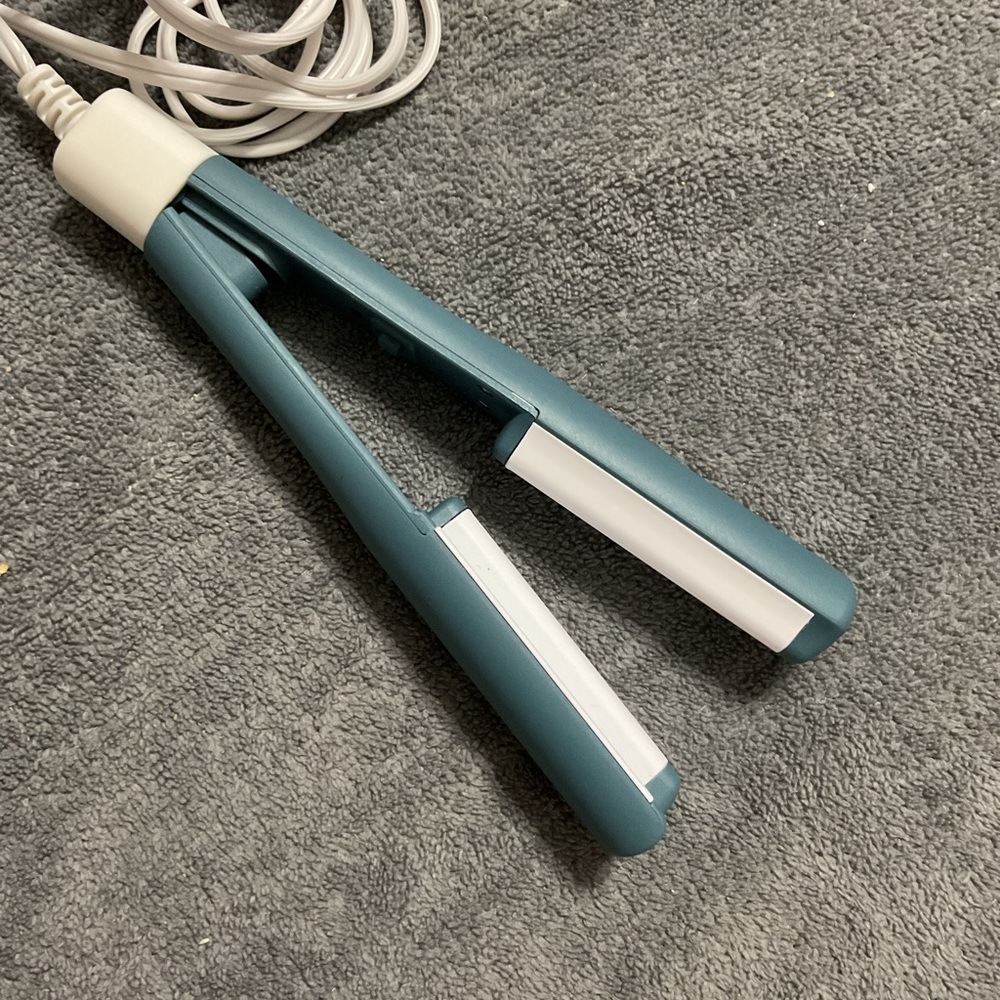 Mini crimper ,for volume in hair .